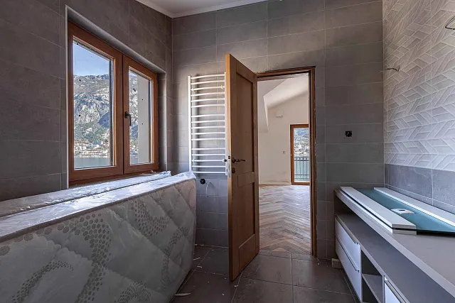 Eine luxuriöse dreistöckige Villa in erster Meereslinie in Kotor — photo 25
